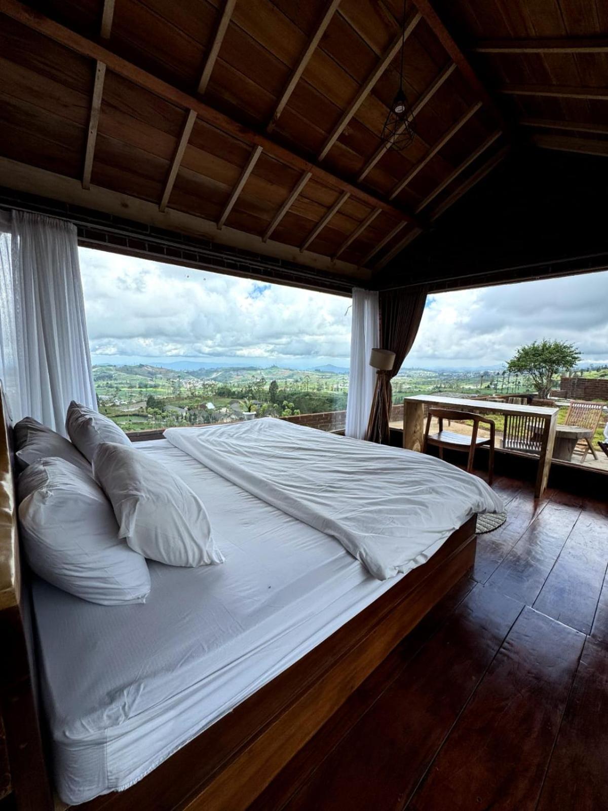 Jolotundo Lodge Banjarnegara Extérieur photo