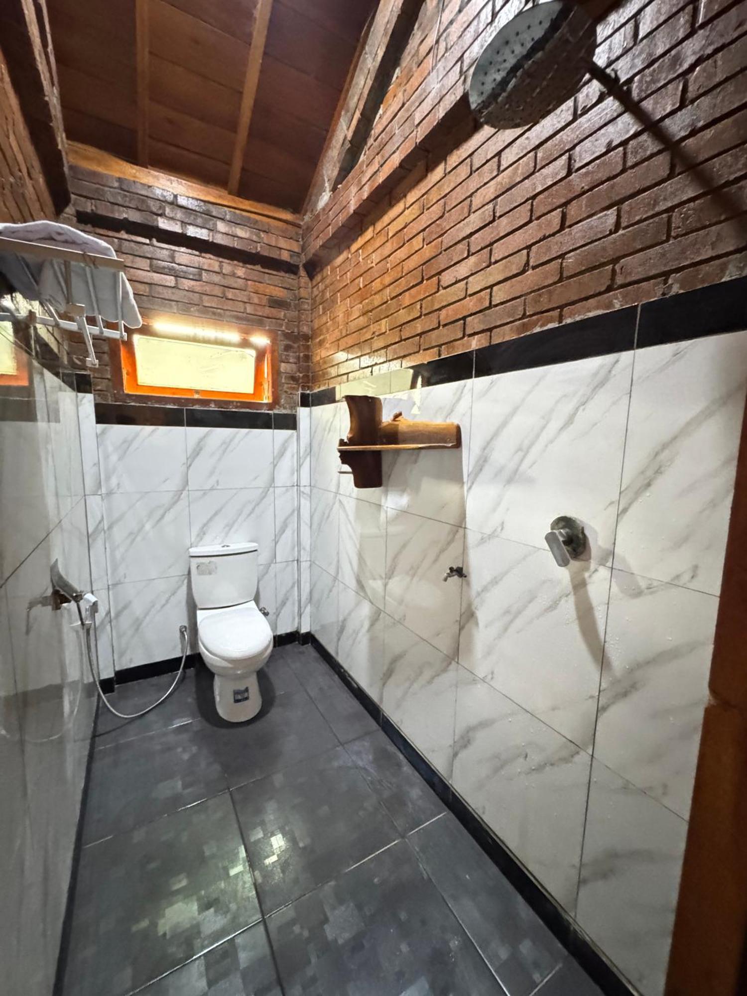 Jolotundo Lodge Banjarnegara Extérieur photo